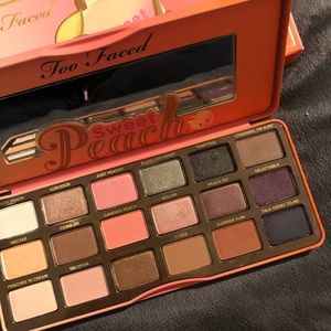😍TOO FACED PEACH 🍑 PALETTE